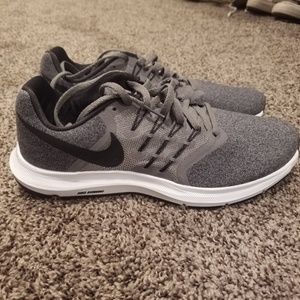 Nike run swift shoes